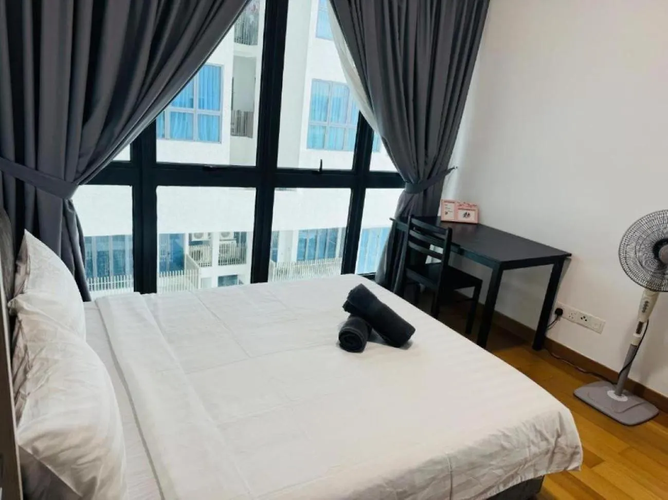 The Luxe Colony Klcc By Sky Pool Apartment Kuala Lumpur