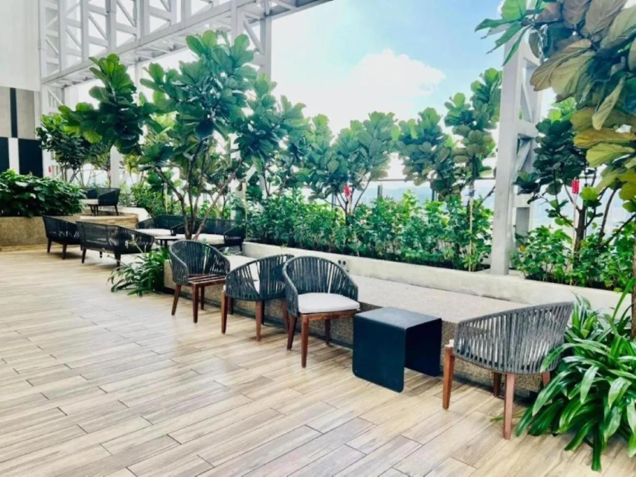 The Luxe Colony Klcc By Sky Pool Apartment Kuala Lumpur